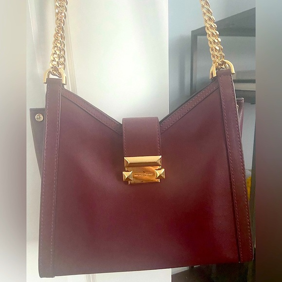 MICHAEL KORS BURGUNDY SHOULDER BAG GOLD TONE HARDWARE